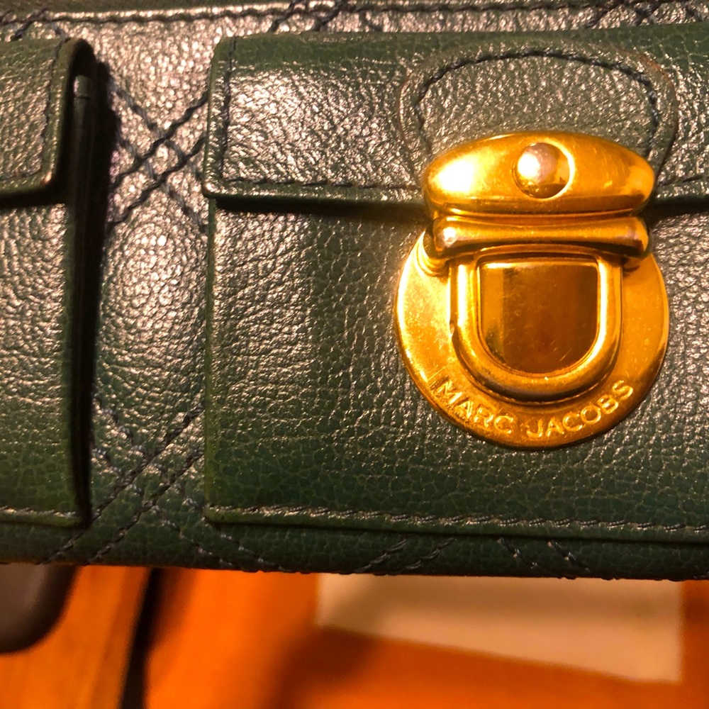 🌴🤩AUTHENTIC MARC JACOBS DESIGNER QUILTED LEATHER ZIP TOP GREEN WALLET😍 - Picture 10 of 16